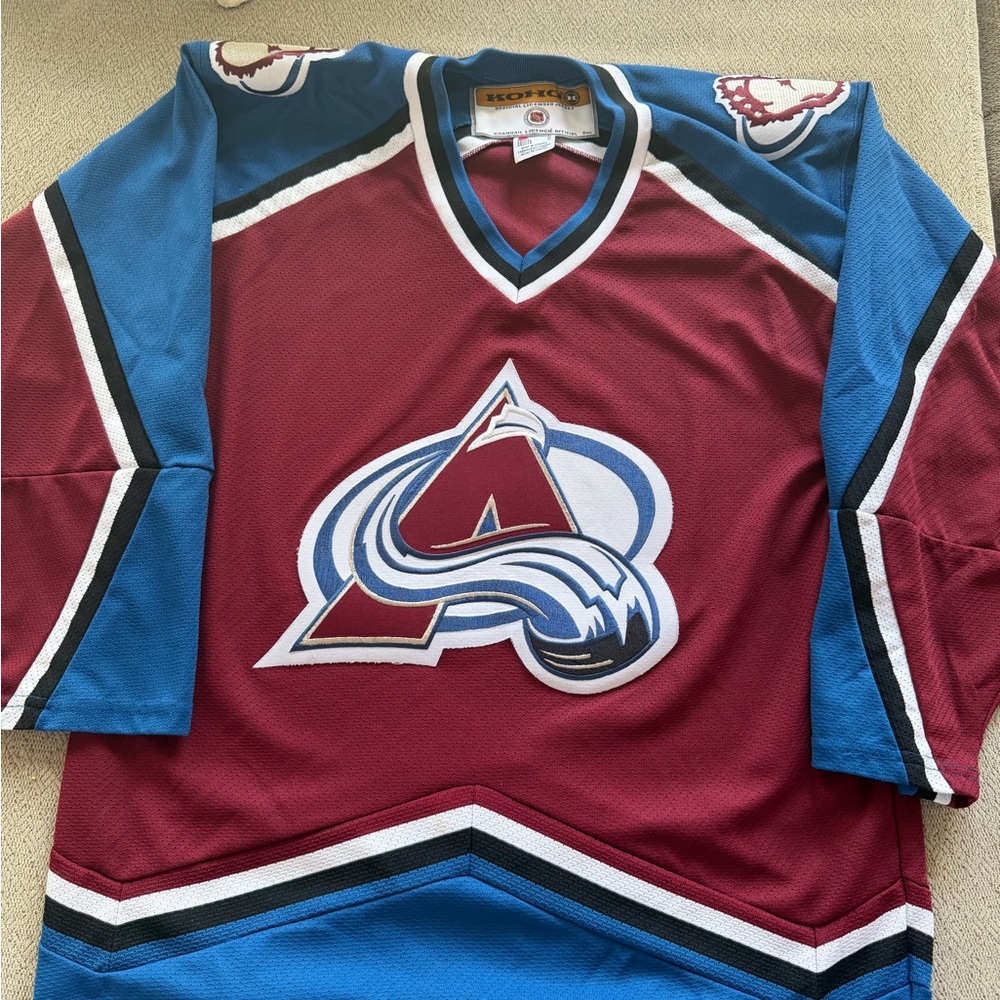 Vintage Colorado Avalanche NHL hockey jersey